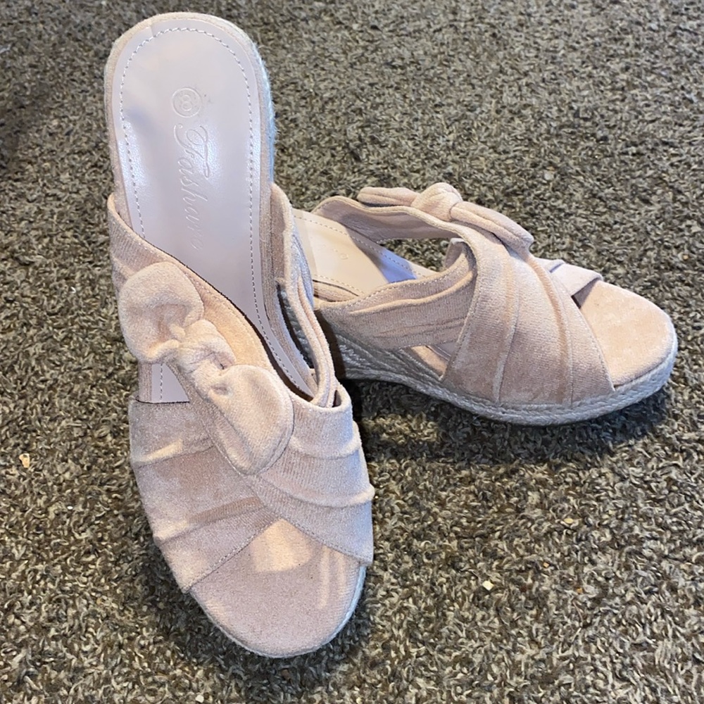 Fashare nude sandle wedge size 8 new never warn